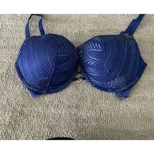 NWT La Senza Beyond Sexy classic plunge bra